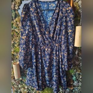 Cupshe long sleeve elastic waist Ditsy Floral Dress. Size M